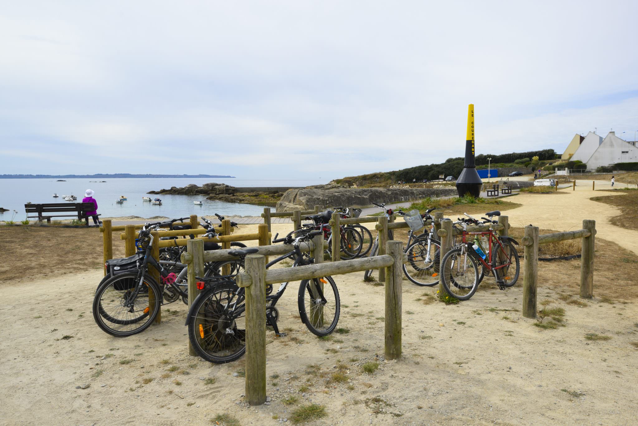 Garages à vélo au Courrégant le long de la voie verte.