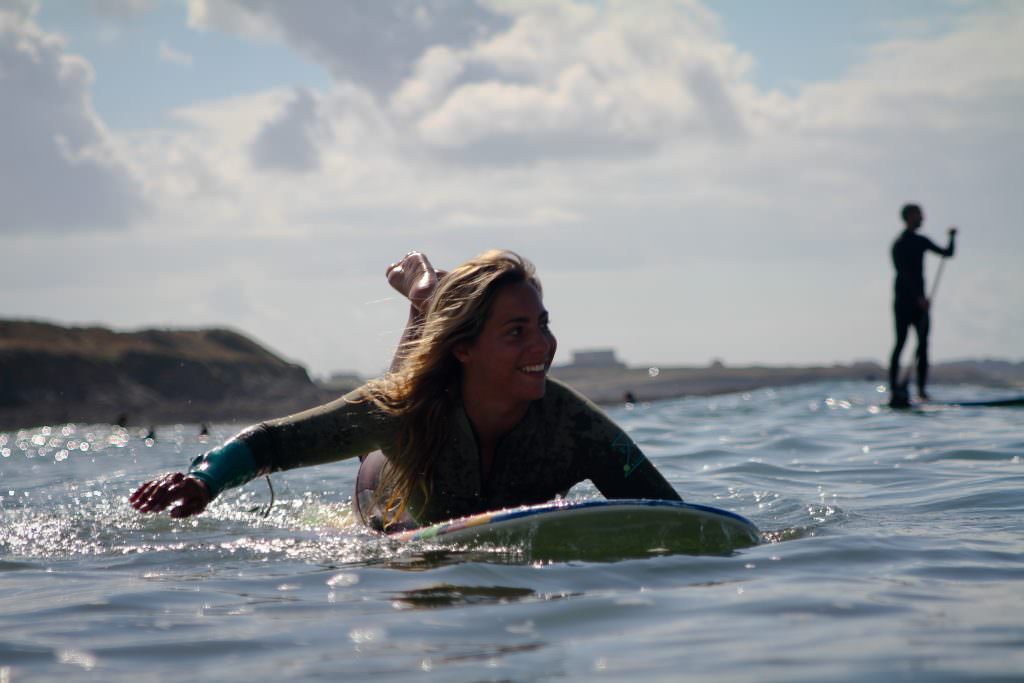 Guidel, Surfeuse en longboard