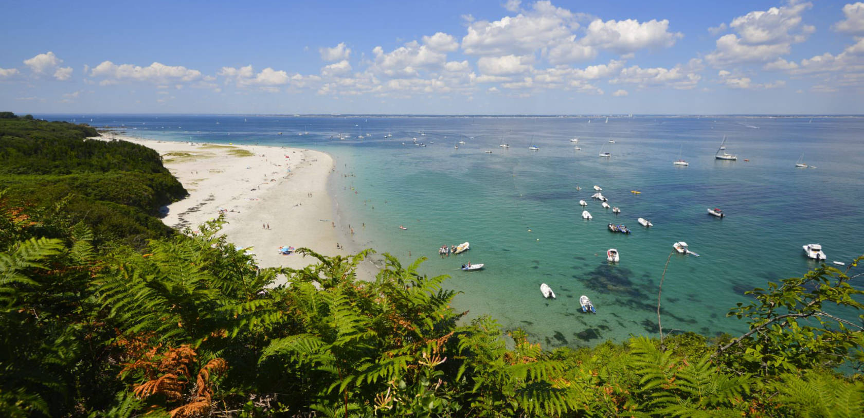 La paradiasiaque Plage des Grands Sables à l'Ile de Groix.